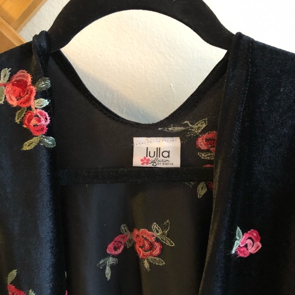 Rose Shall 🌹 - Picture 2 of 4